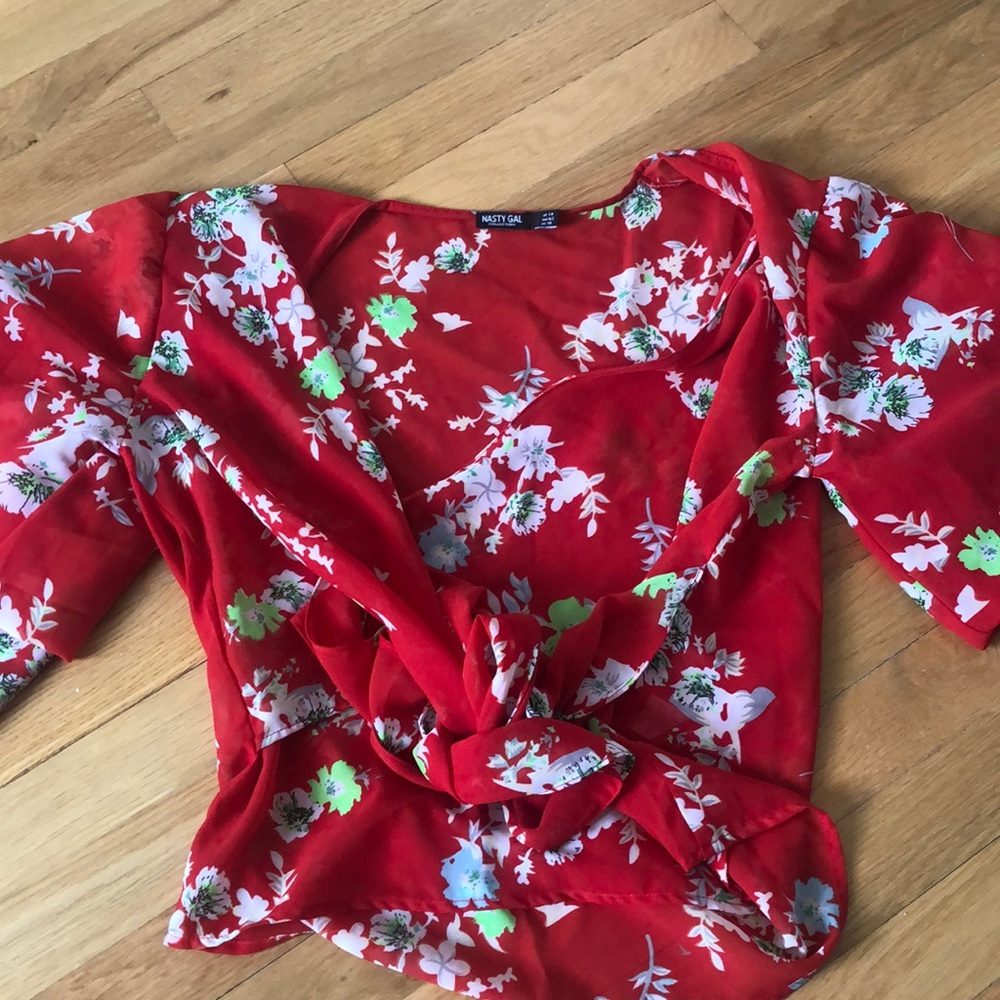 RED TIE NASTY GAL TOP